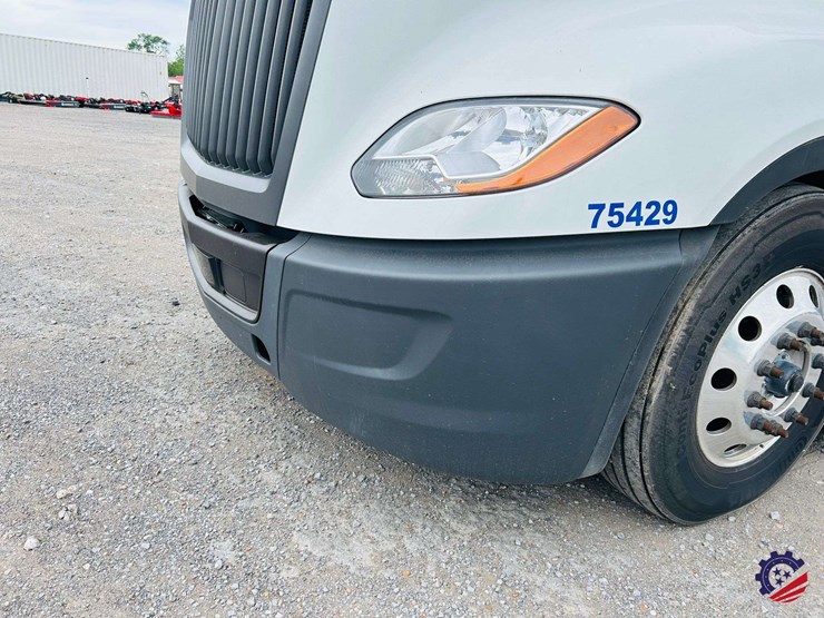 2024-international-lt62f-t/a-truck-tractor-image-13