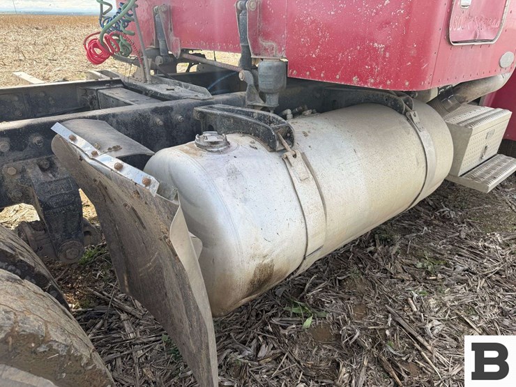 1995-peterbilt-378-image-25