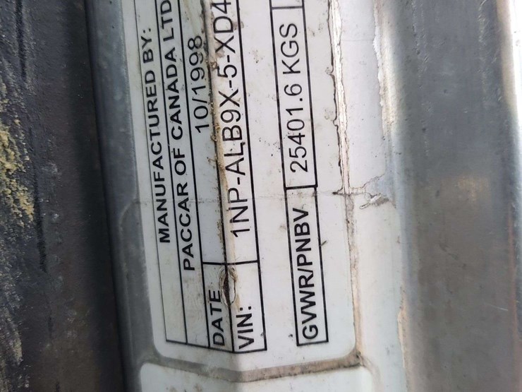 1999-peterbilt-357-image-7