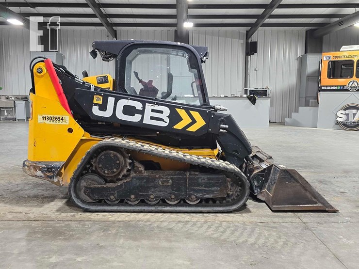2021-jcb-3ts-8t-image-6