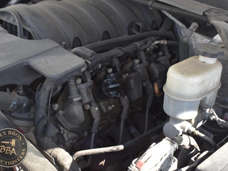 2015-chevrolet-tahoe-ltz-image-32