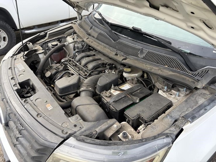 2017-ford-explorer-image-12