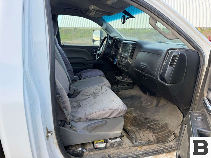 2016-chevrolet-silverado-2500-image-21