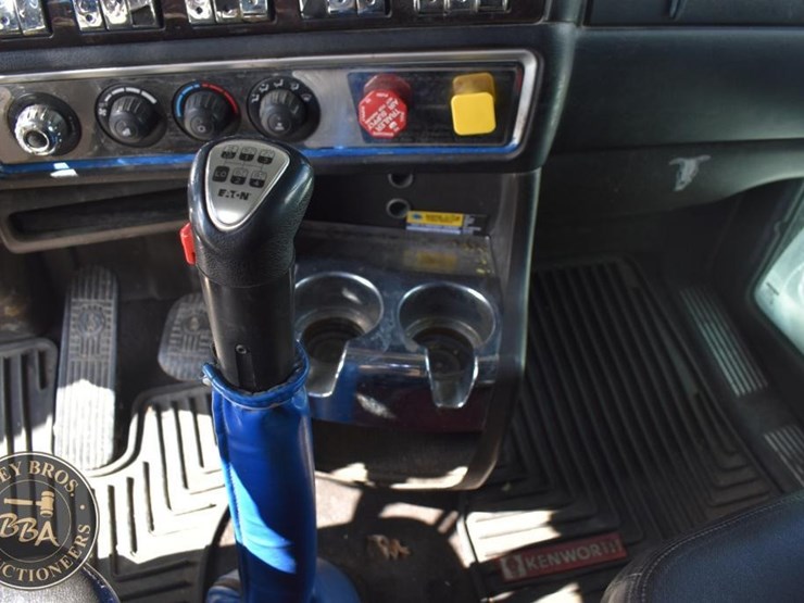 2013-kenworth-t660-image-44
