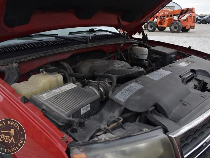 2003-chevrolet-3500-image-35