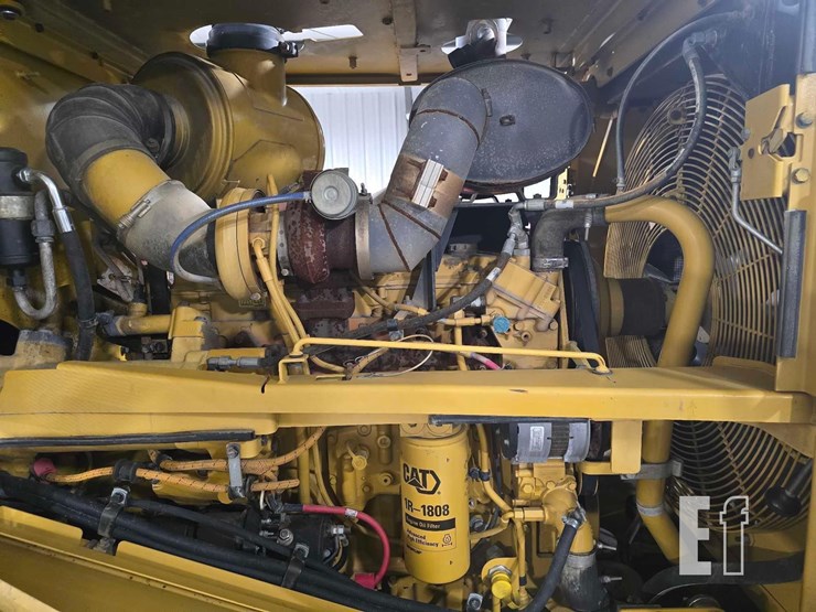 2015-caterpillar-815f-2-image-31