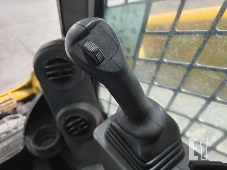 2021-caterpillar-289d3-image-16