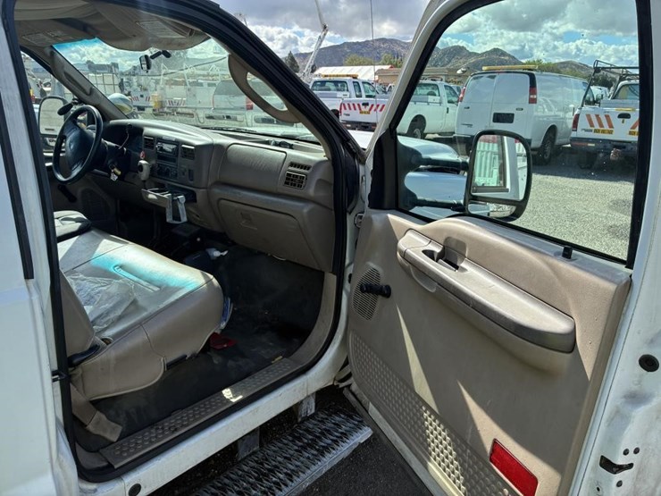 2004-ford-f350-image-10
