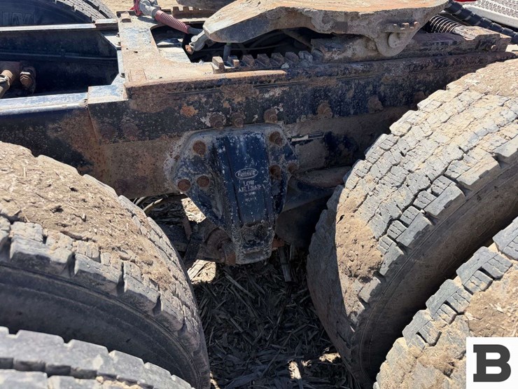 2008-peterbilt-387-image-25