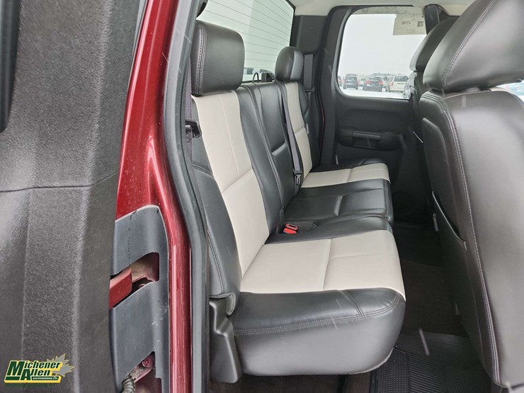 2013-gmc-sierra-1500-slt-image-17