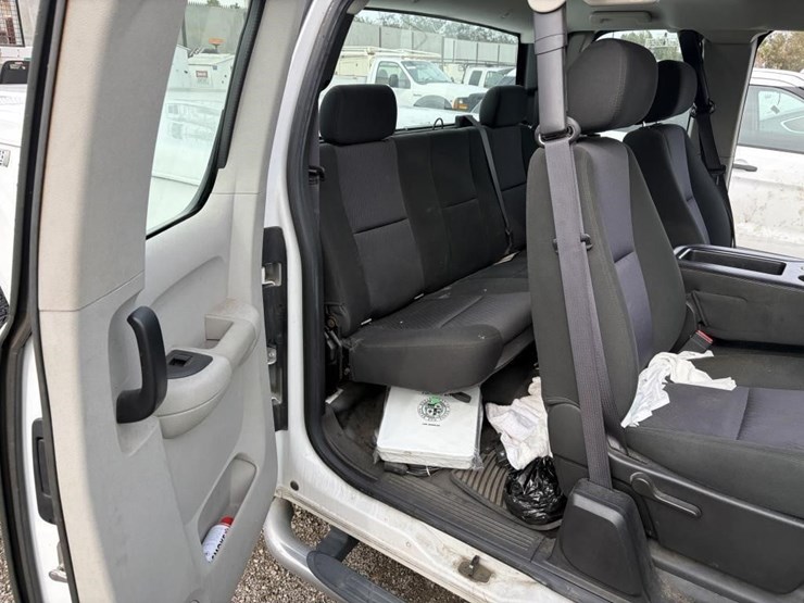 2012-gmc-sierra-2500-image-10