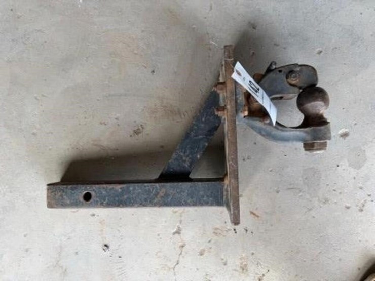 2-5/16"-ball-/-pintle-receiver-hitch-image-1