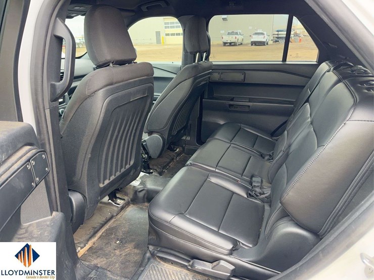 2020-ford-explorer-police-interceptor-image-26