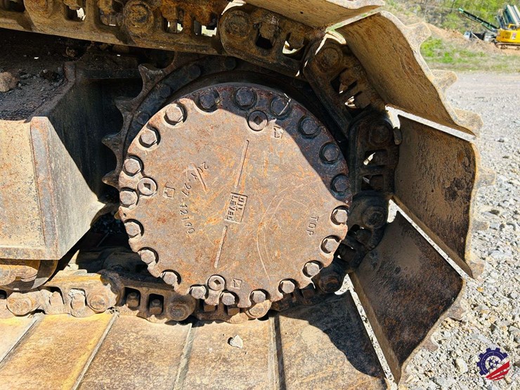 2015-komatsu-pc210-lc-image-83