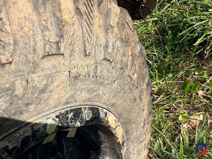 2023-john-deere-gator-xuv-835r-image-12