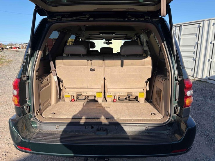 2004-toyota-sequoia-image-6