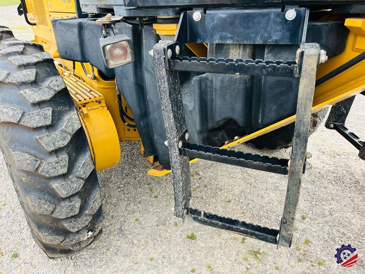 2010-caterpillar-120m-image-79