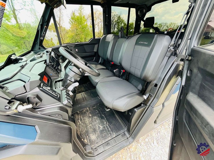 2026-can-am-defender-limited-hd11-triple-image-50