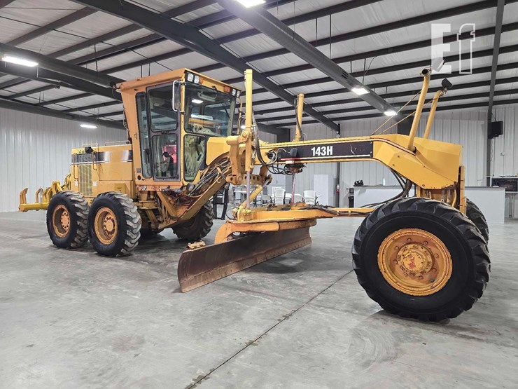 1997-caterpillar-143h-image-2