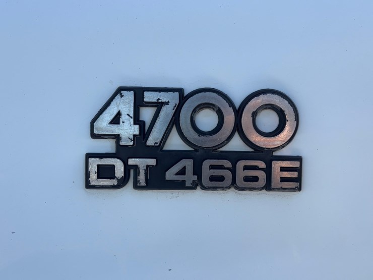 1997-international-4700-image-10