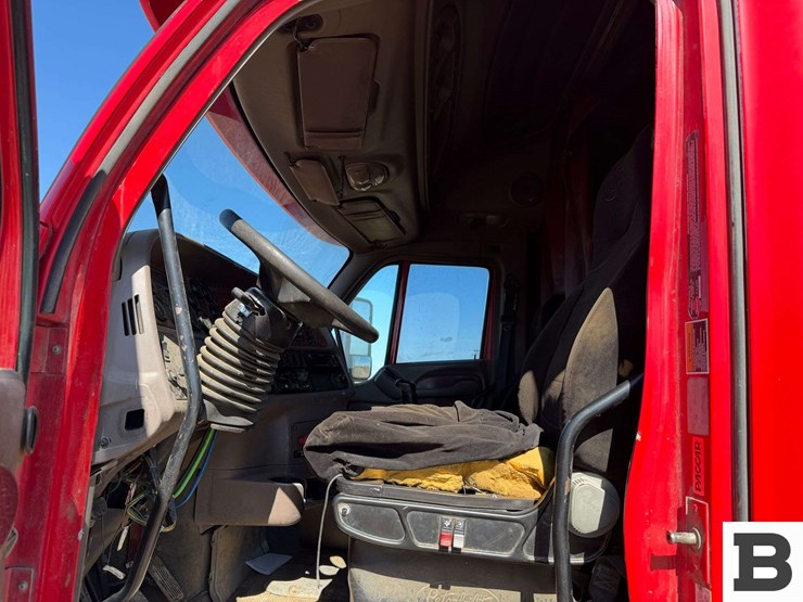 2008-peterbilt-387-image-38