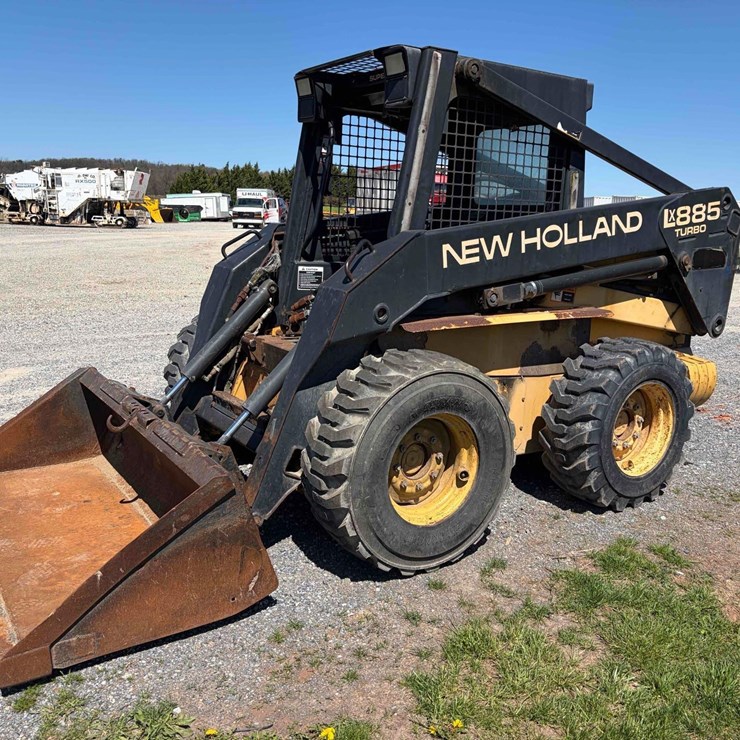 NEW HOLLAND LX885