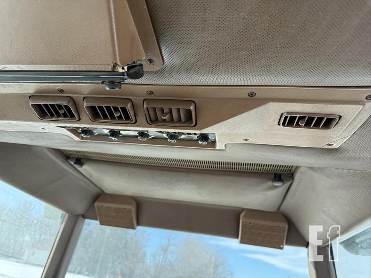 1987-john-deere-4250-image-40