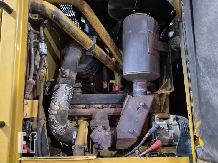 2009-caterpillar-120m-image-24