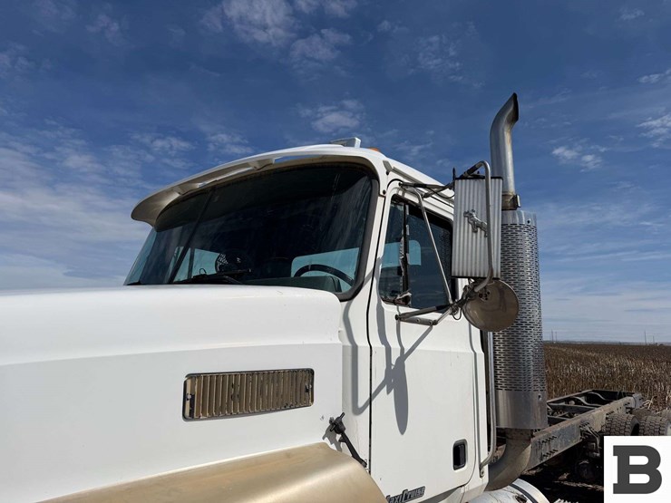 2000-mack-ch612-image-9