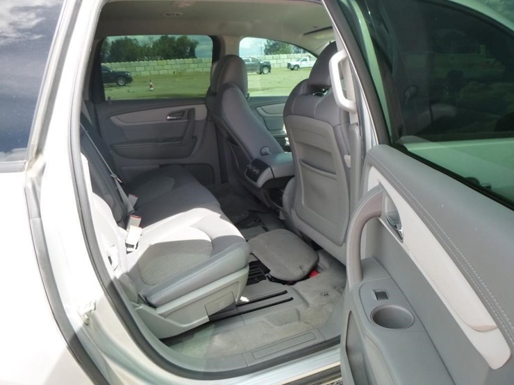 2015-chevrolet-traverse-image-18
