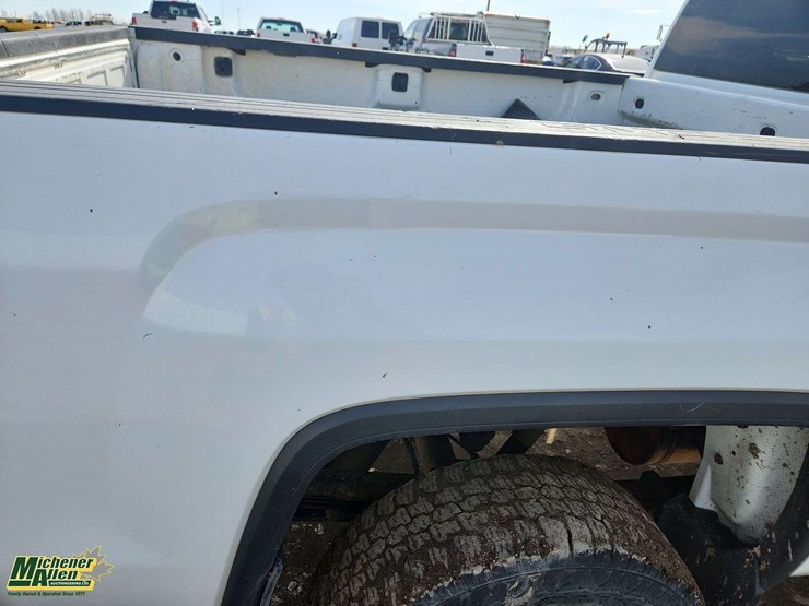 2016-gmc-sierra-2500hd-image-33