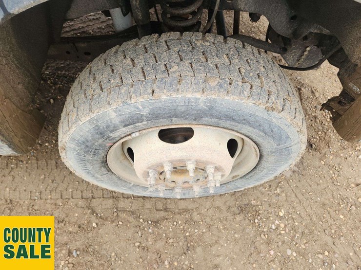 2012-ford-f550-image-8