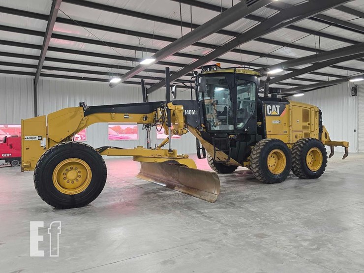 2012-caterpillar-140m2-image-1