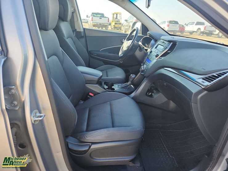 2015-hyundai-santa-fe-image-18