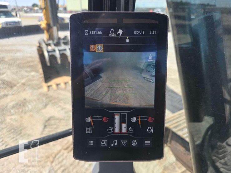 2019-caterpillar-320-image-22