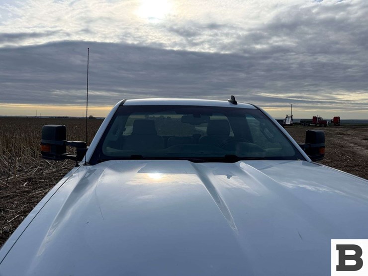 2016-chevrolet-silverado-2500-image-9