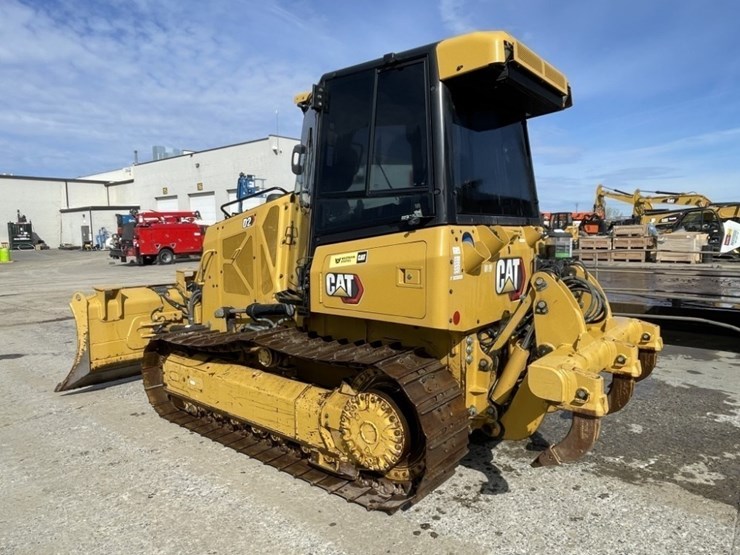 2021-caterpillar-d2-image-3
