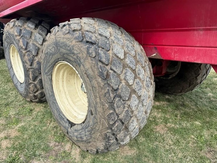 jamesway-auto-trac-5600-gallon-manure-tanker-image-19