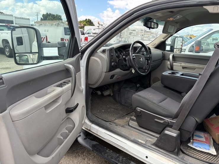 2012-gmc-sierra-2500-image-12