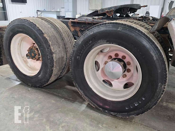 2004-mack-vision-cx613-image-31