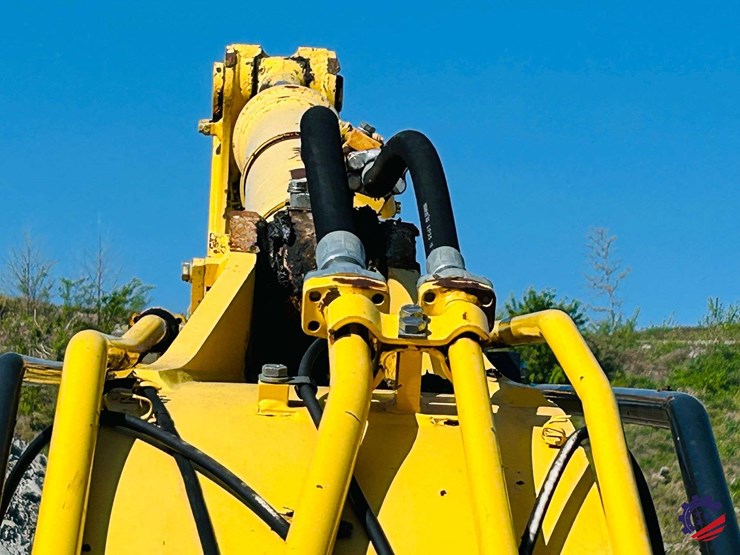 2015-komatsu-pc210-lc-image-23