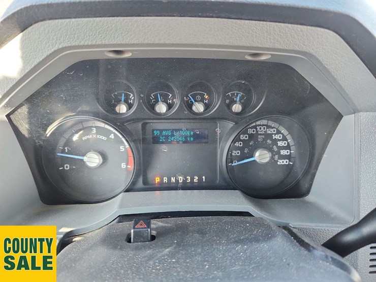 2013-ford-f550-image-15