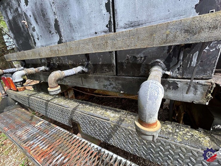 fuel-&-lube-truck-image-36