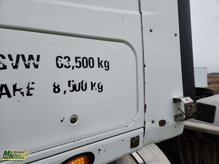 2014-international-prostar-image-38