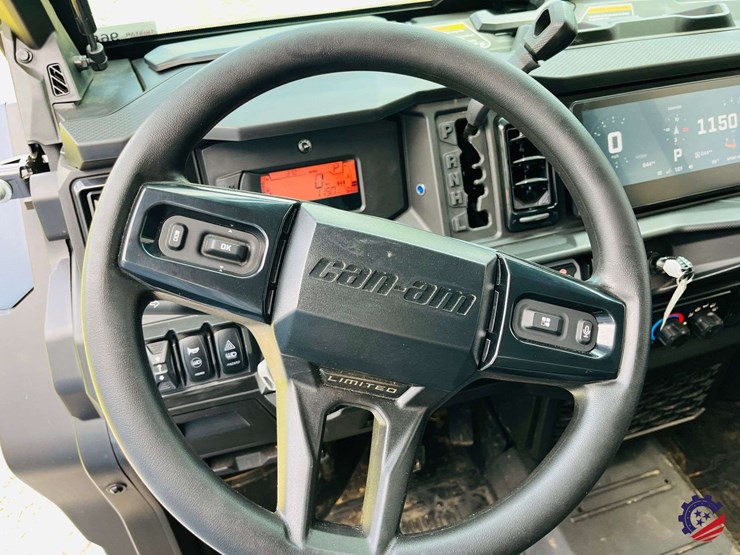 2026-can-am-defender-limited-hd11-triple-image-57