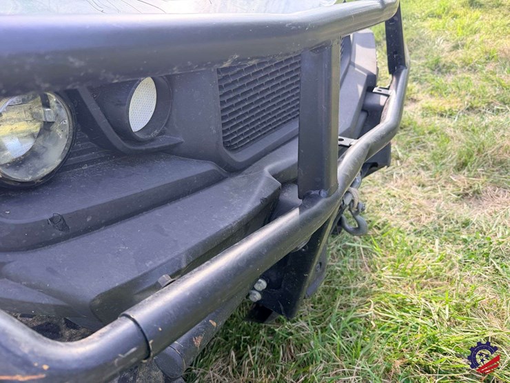 2019-john-deere-gator-xuv-835m-image-16