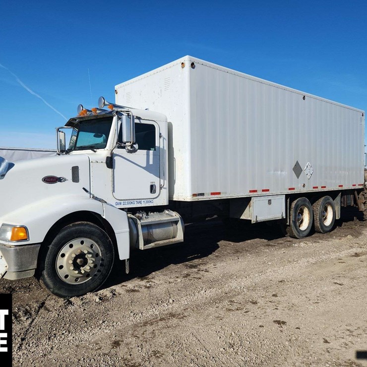 2005 PETERBILT 385