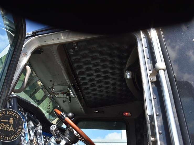 2013-kenworth-t660-image-35