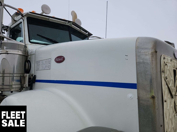 2015-peterbilt-367-image-58