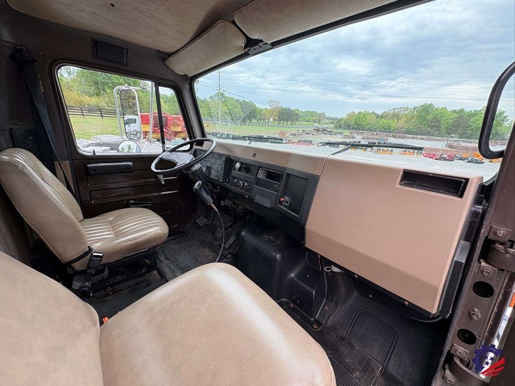 1993-international-4700-image-55